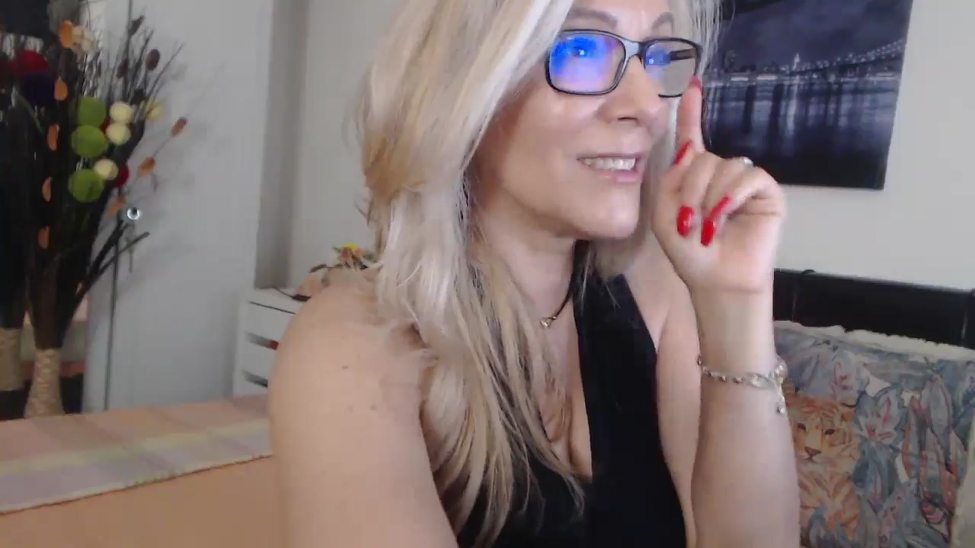 Gallery image thumbnail from Reeya71's myfreecams stream on, 04/30/2025, 06:52 image 19 of 20