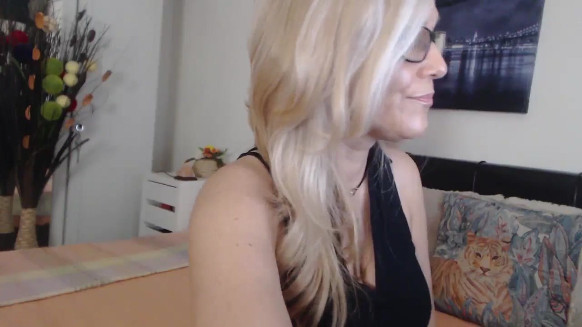Gallery image thumbnail from Reeya71's myfreecams stream on, 04/30/2025, 06:52 image 15 of 20