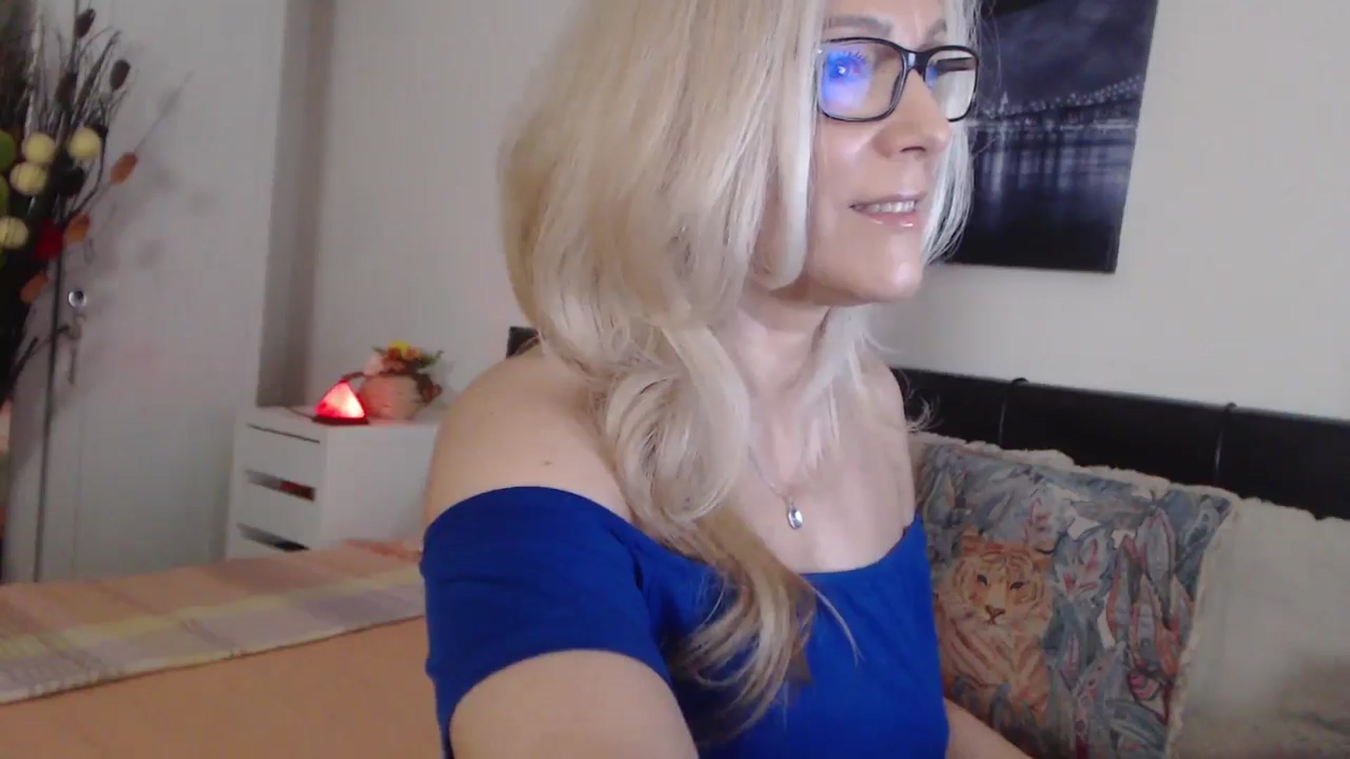 Gallery image thumbnail from Reeya71's myfreecams stream on, 05/07/2025, 02:41 image 15 of 20