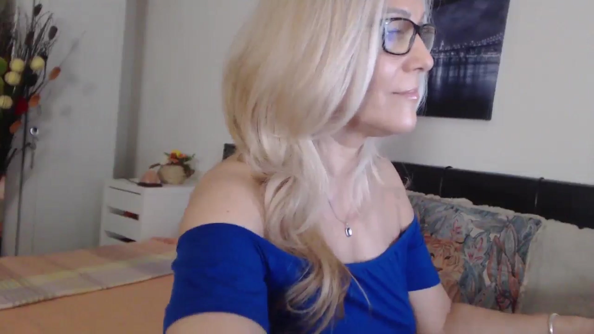 Gallery image thumbnail from Reeya71's myfreecams stream on, 05/07/2025, 02:41 image 3 of 20
