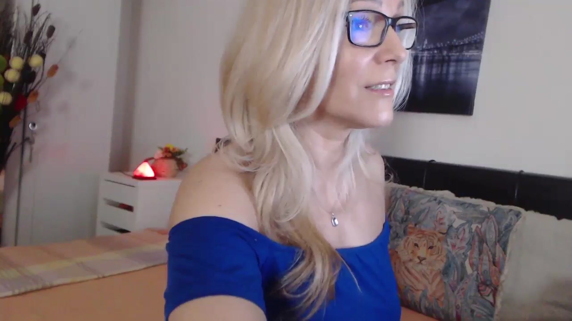 Gallery image thumbnail from Reeya71's myfreecams stream on, 05/07/2025, 02:41 image 6 of 20