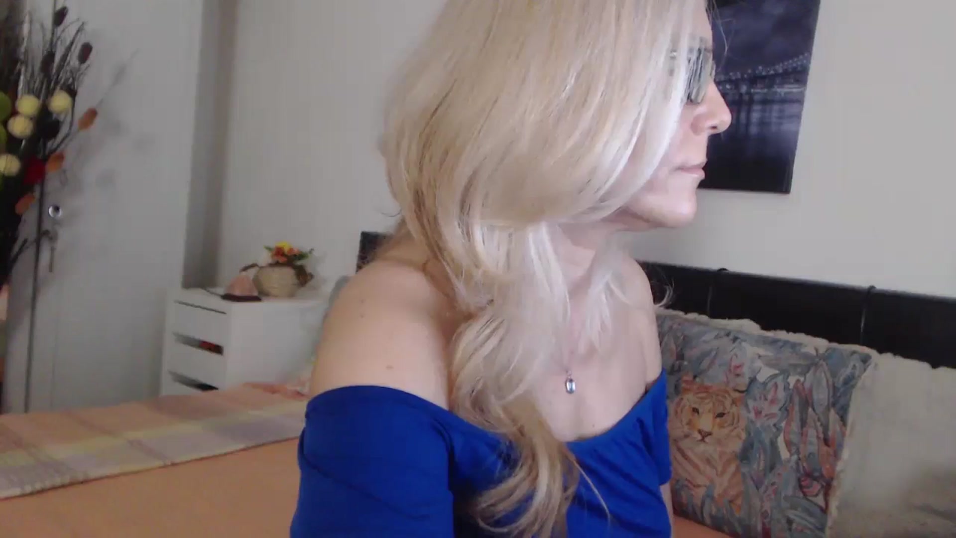 Gallery image thumbnail from Reeya71's myfreecams stream on, 05/07/2025, 02:41 image 2 of 20