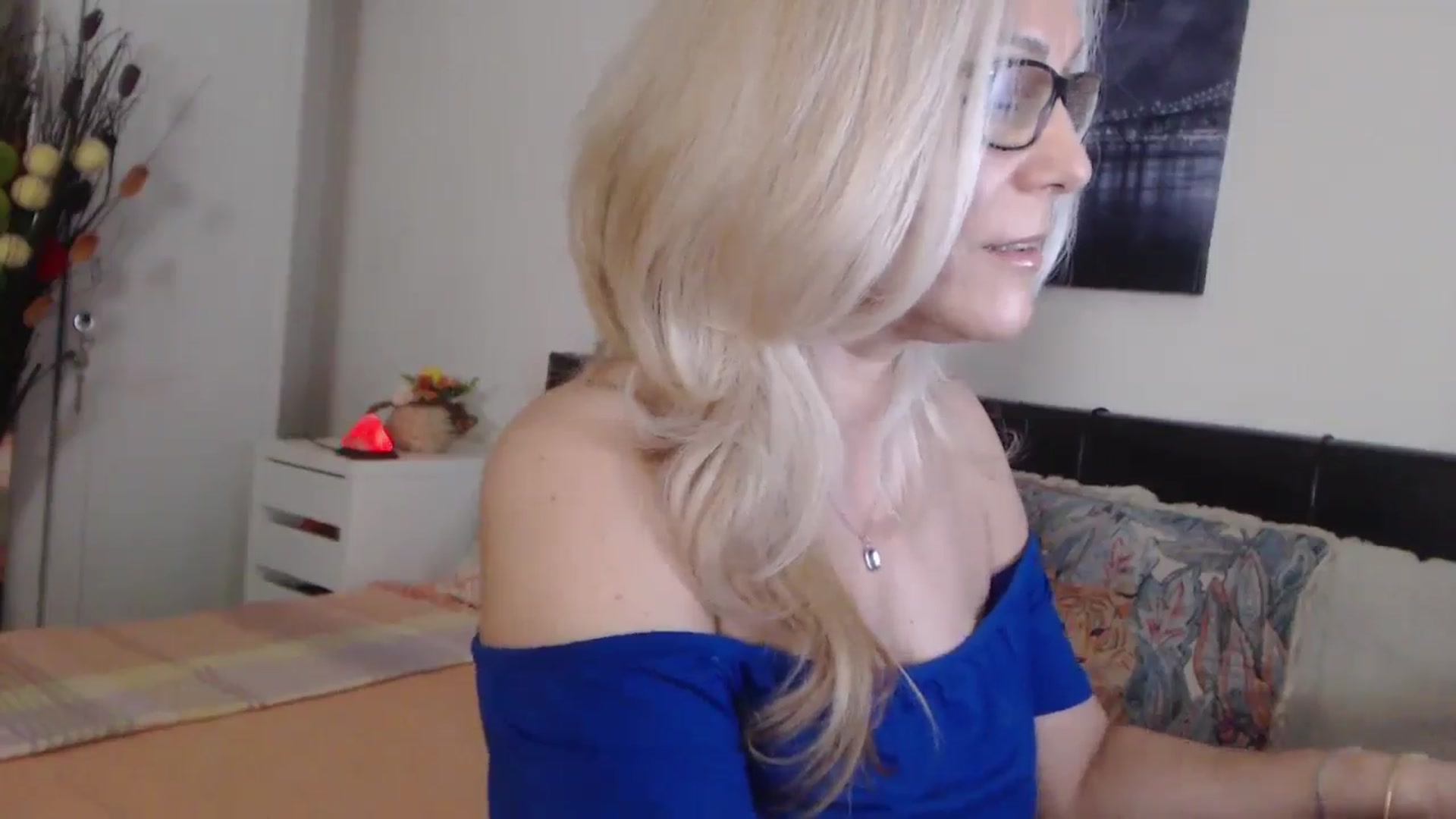 Gallery image thumbnail from Reeya71's myfreecams stream on, 05/07/2025, 02:41 image 4 of 20