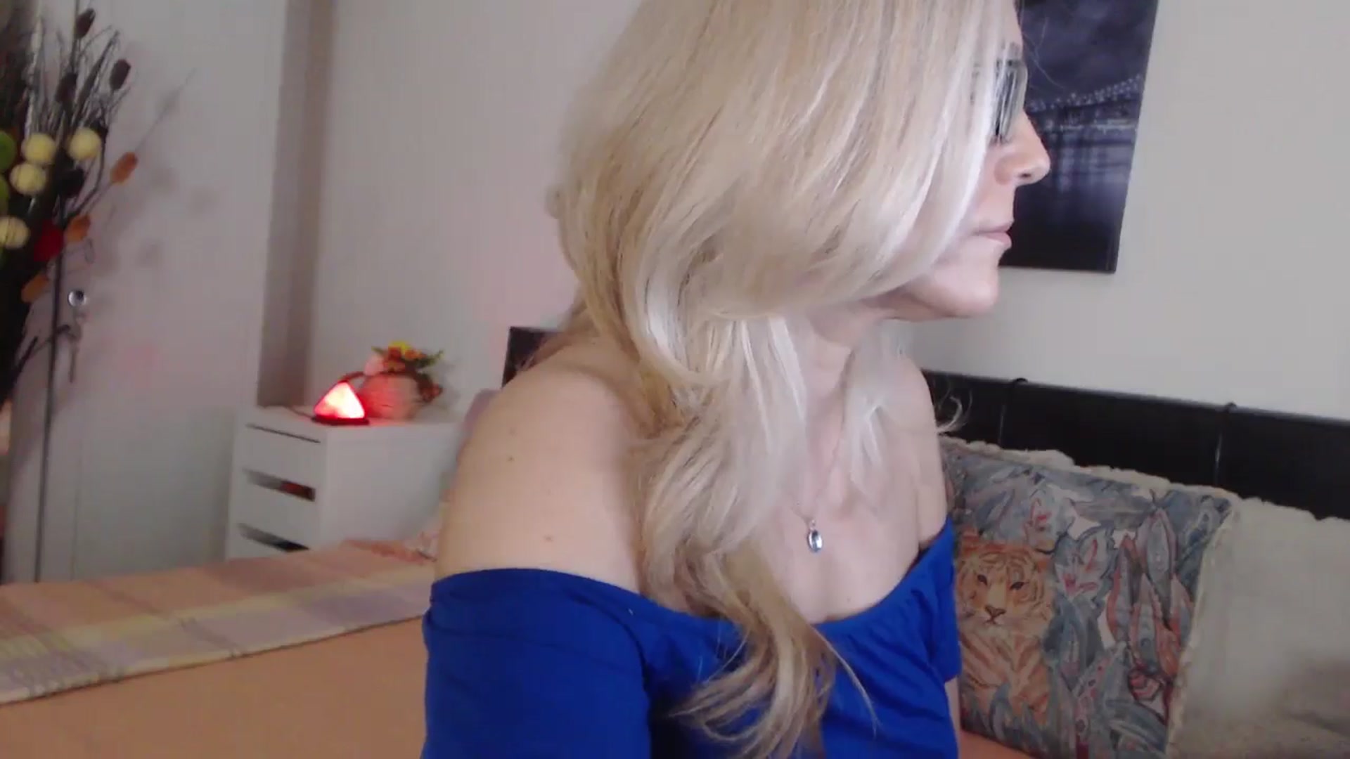Gallery image thumbnail from Reeya71's myfreecams stream on, 05/07/2025, 02:41 image 11 of 20