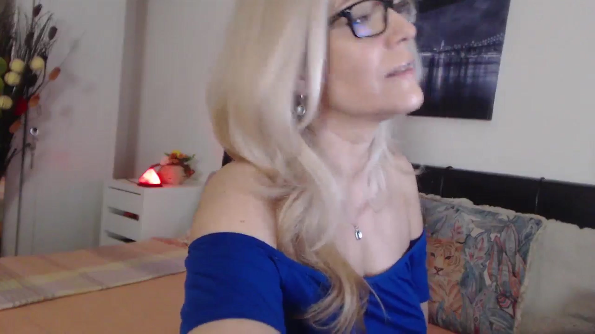 Gallery image thumbnail from Reeya71's myfreecams stream on, 05/07/2025, 02:41 image 17 of 20
