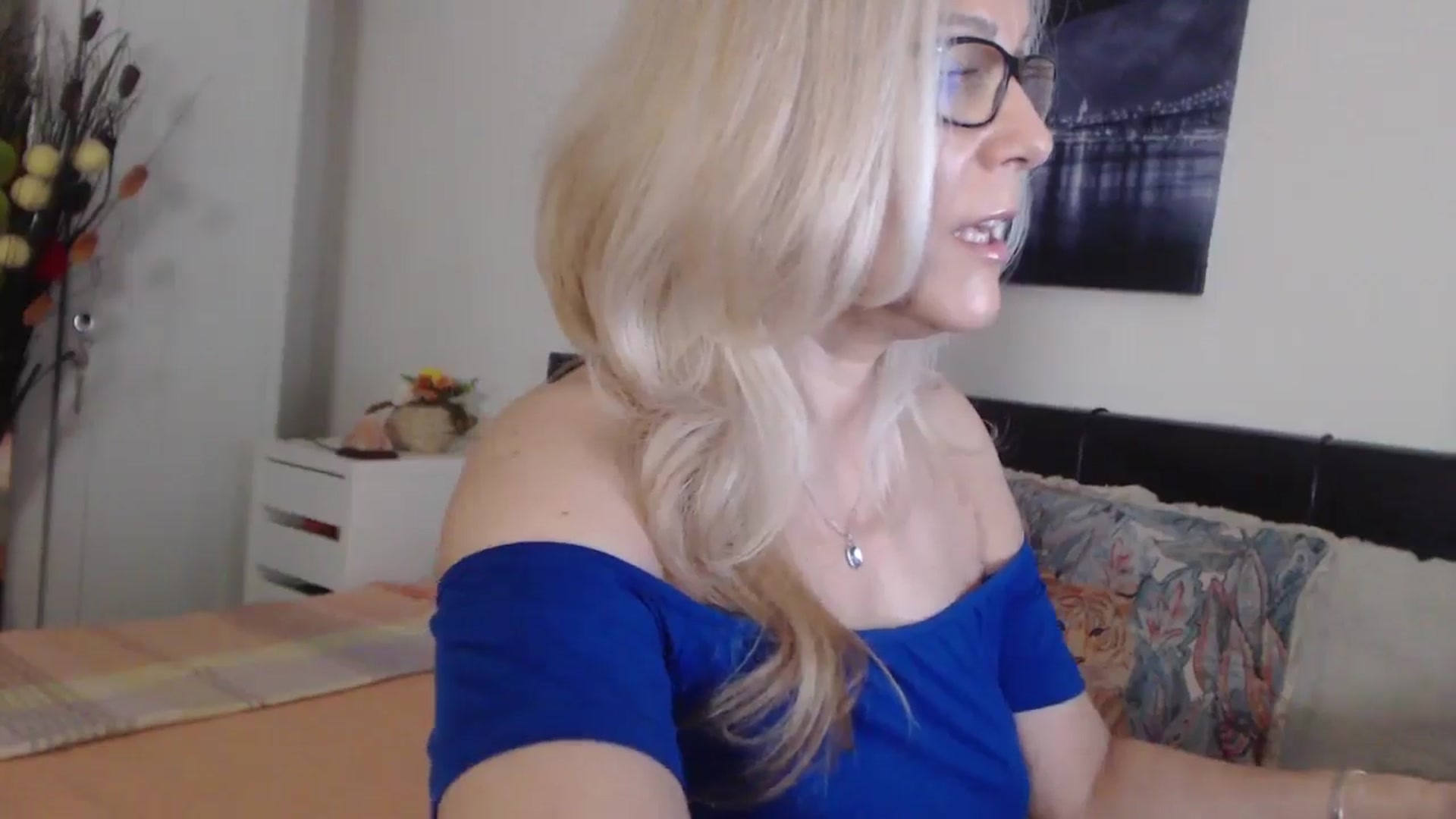 Gallery image thumbnail from Reeya71's myfreecams stream on, 05/07/2025, 02:41 image 14 of 20