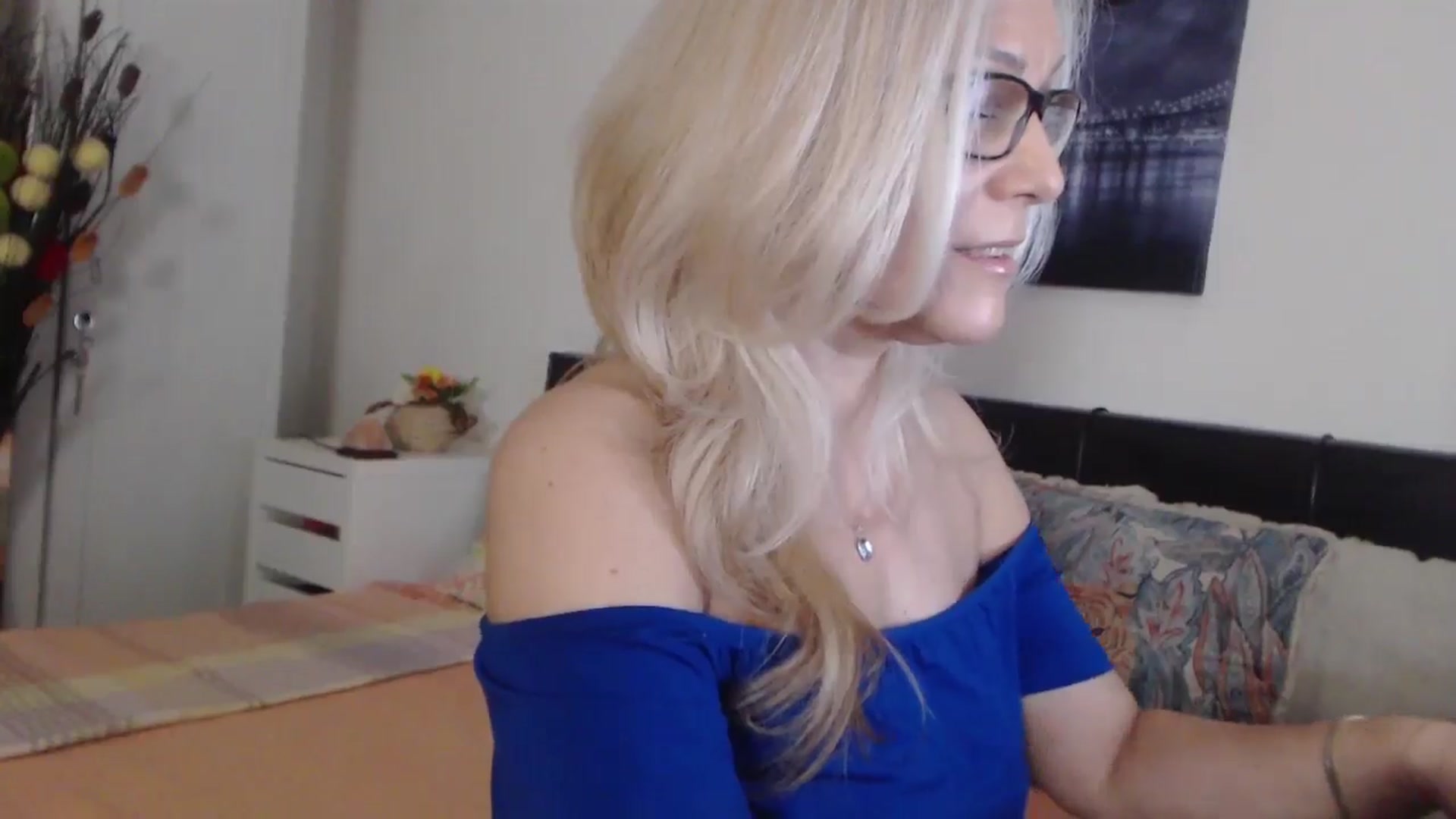 Gallery image thumbnail from Reeya71's myfreecams stream on, 05/07/2025, 02:41 image 13 of 20
