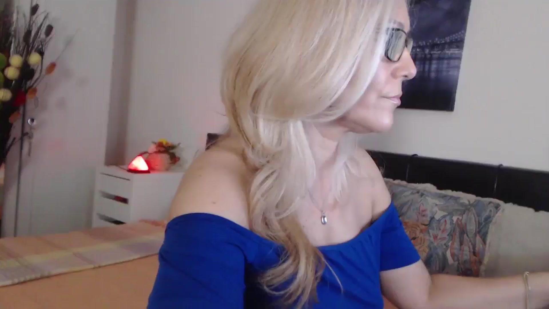 Gallery image thumbnail from Reeya71's myfreecams stream on, 05/07/2025, 02:41 image 1 of 20