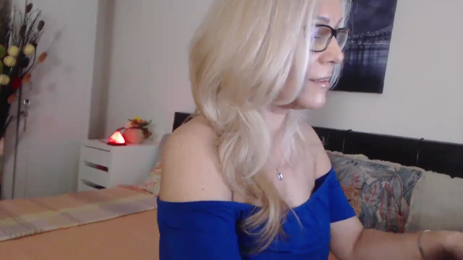 Gallery image thumbnail from Reeya71's myfreecams stream on, 05/07/2025, 02:41 image 12 of 20