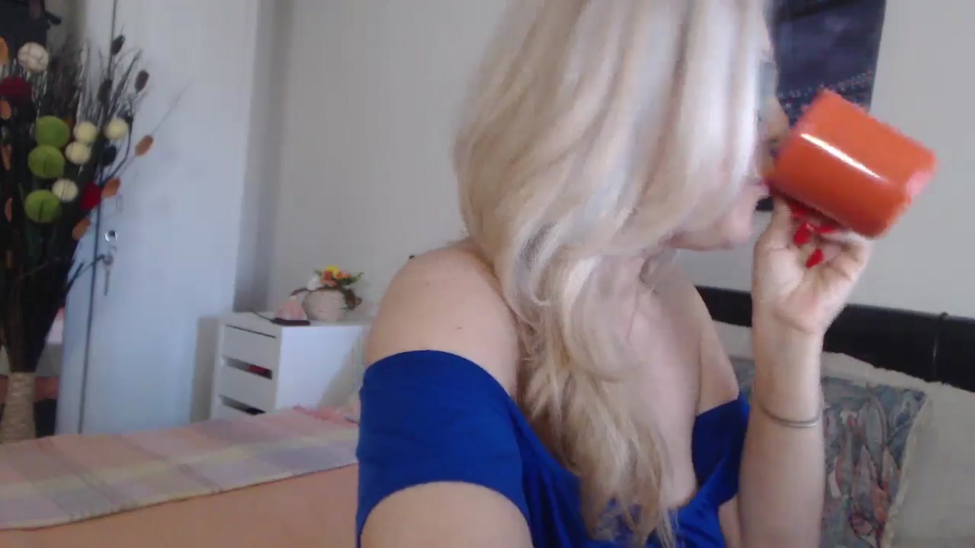Gallery image thumbnail from Reeya71's myfreecams stream on, 05/07/2025, 05:35 image 18 of 20