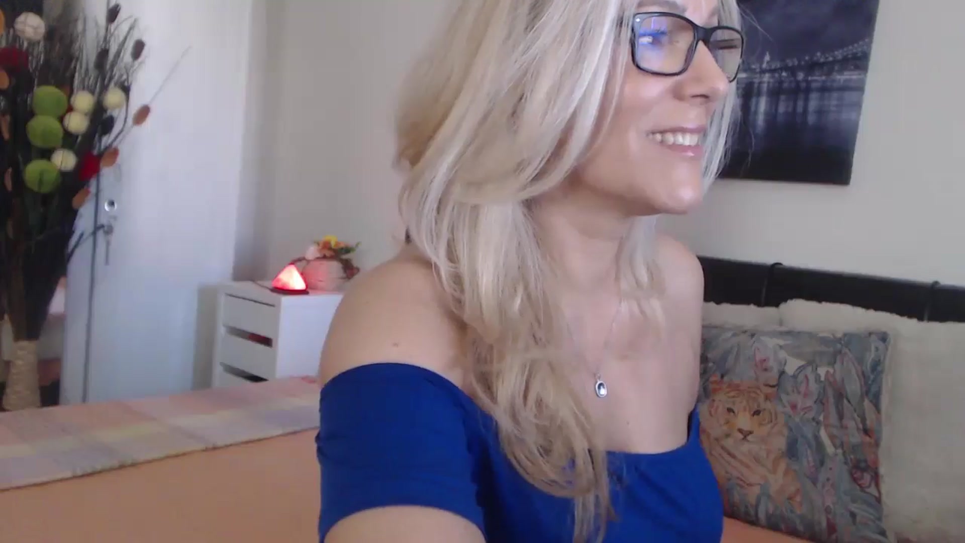 Gallery image thumbnail from Reeya71's myfreecams stream on, 05/07/2025, 06:41 image 16 of 20