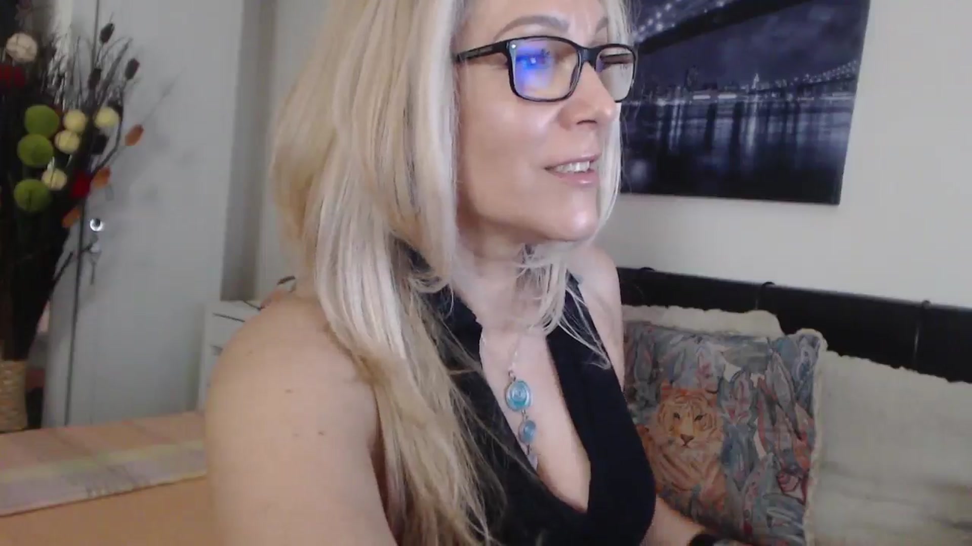 Gallery image thumbnail from Reeya71's myfreecams stream on, 05/09/2025, 05:17 image 2 of 20