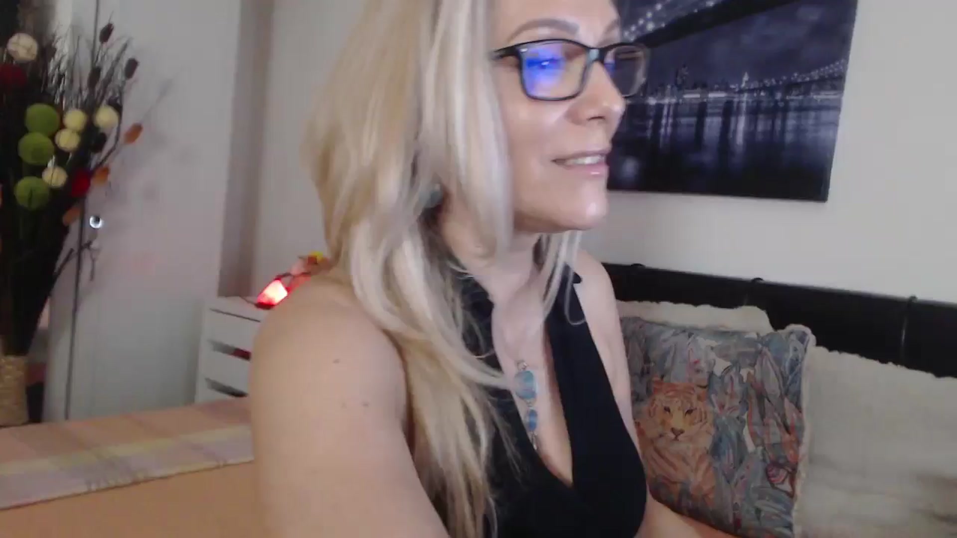 Gallery image thumbnail from Reeya71's myfreecams stream on, 05/09/2025, 05:17 image 20 of 20