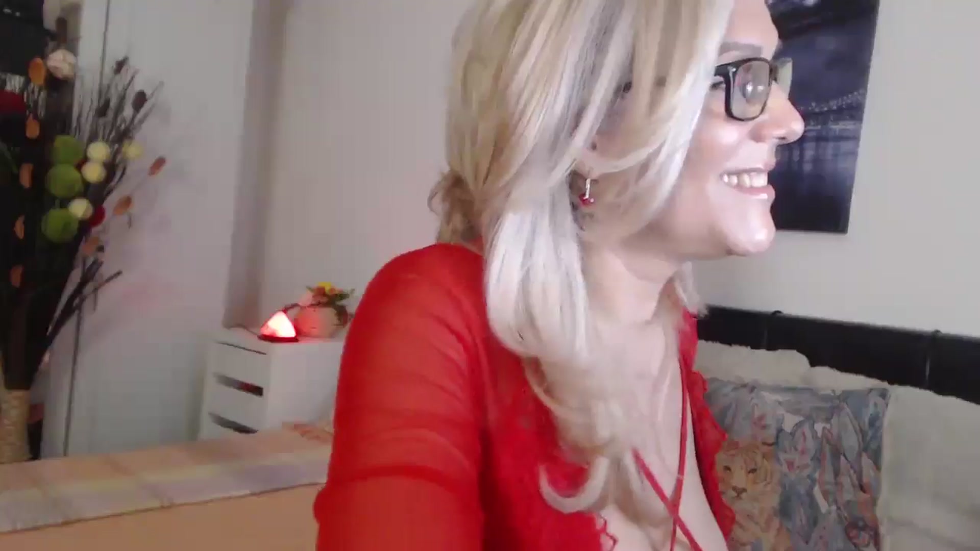 Gallery image thumbnail from Reeya71's myfreecams stream on, 05/15/2025, 06:27 image 16 of 20