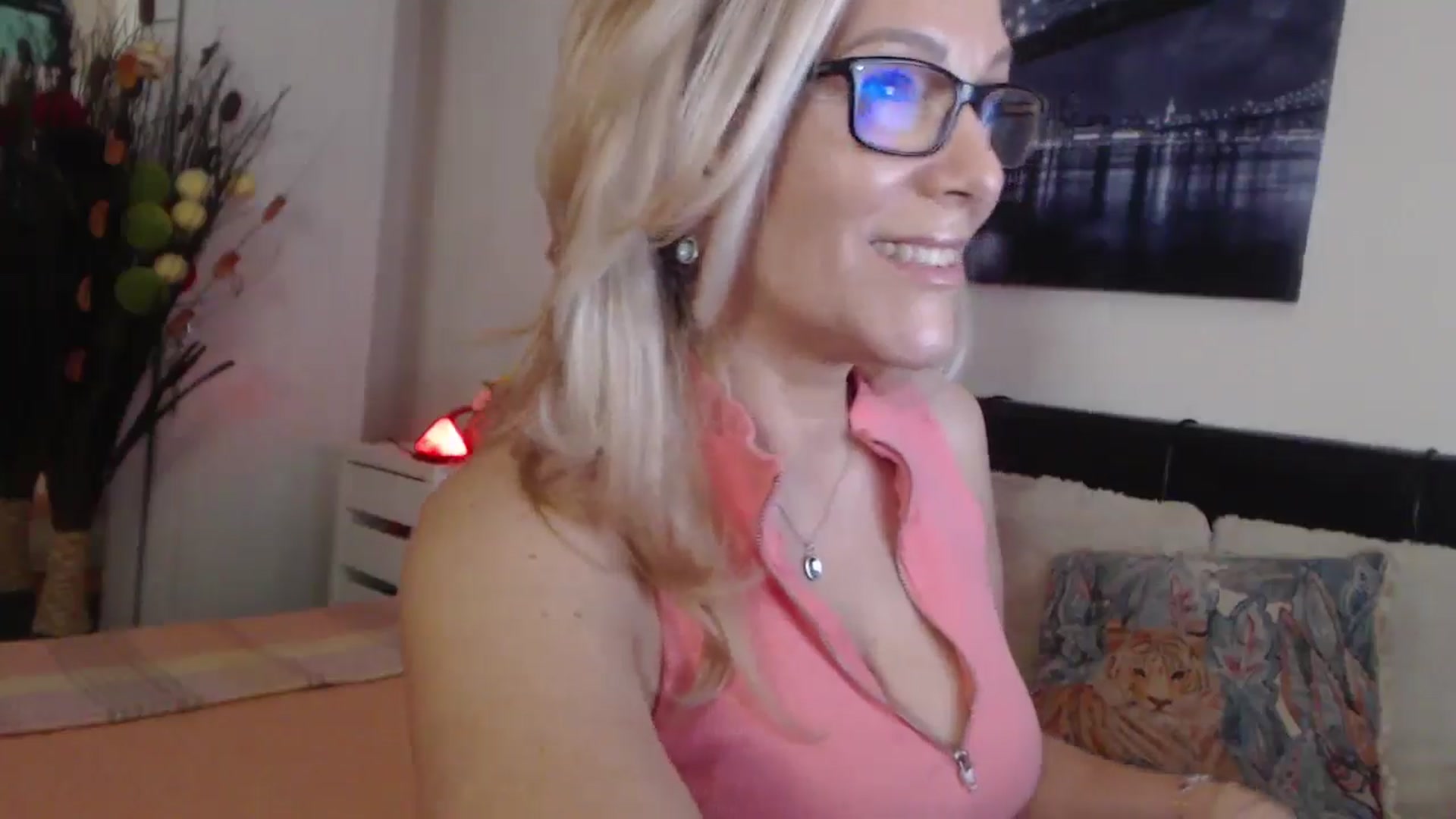 Gallery image thumbnail from Reeya71's myfreecams stream on, 05/16/2025, 02:54 image 20 of 20