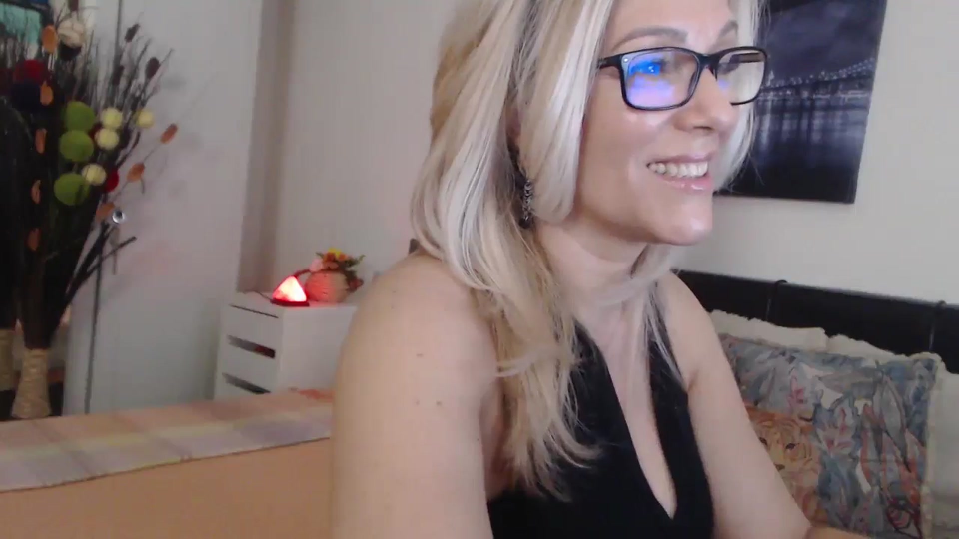 Gallery image thumbnail from Reeya71's myfreecams stream on, 05/21/2025, 06:54 image 20 of 20