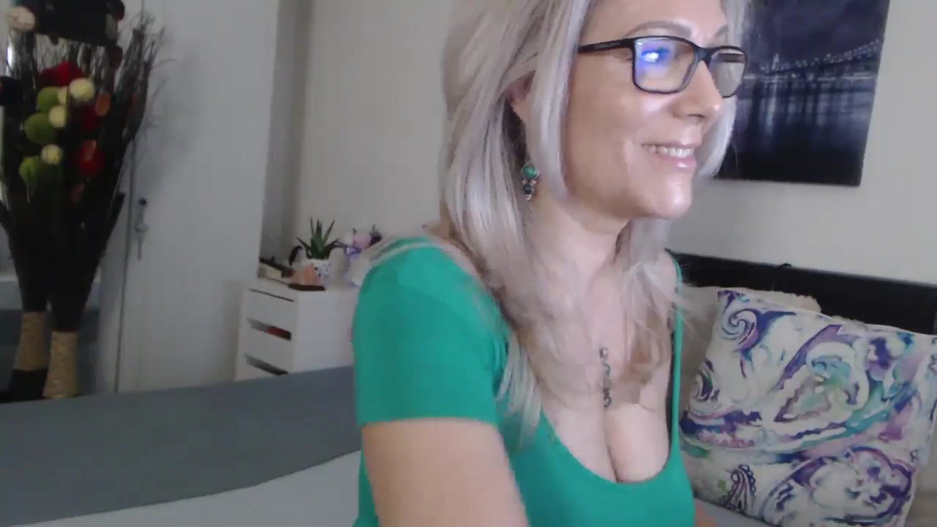 Gallery image thumbnail from Reeya71's myfreecams stream on, 06/03/2025, 03:22 image 4 of 20