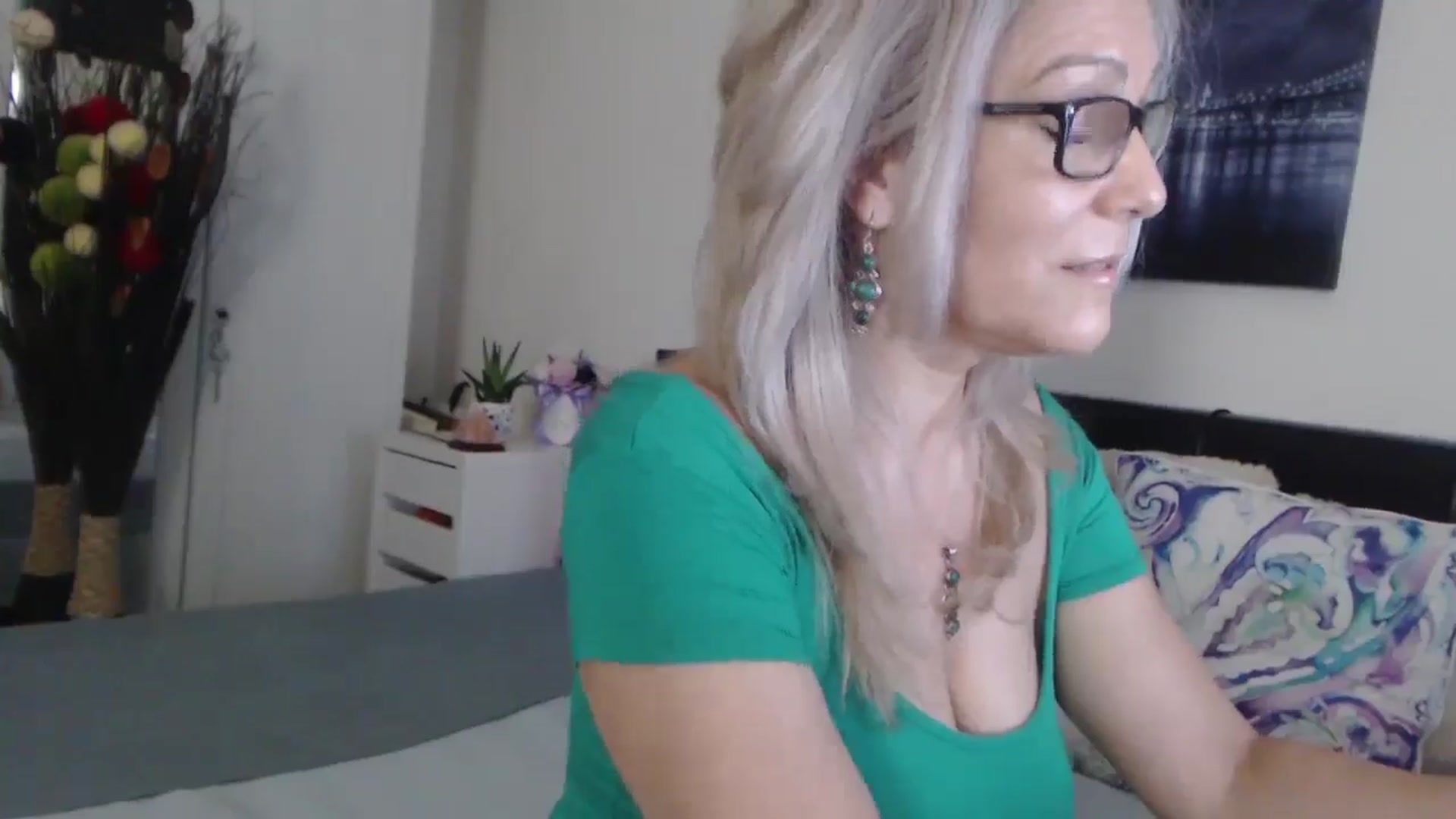 Gallery image thumbnail from Reeya71's myfreecams stream on, 06/03/2025, 03:22 image 8 of 20