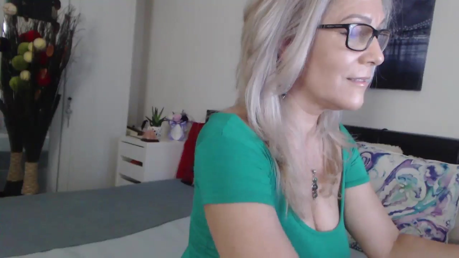 Gallery image thumbnail from Reeya71's myfreecams stream on, 06/03/2025, 03:22 image 7 of 20