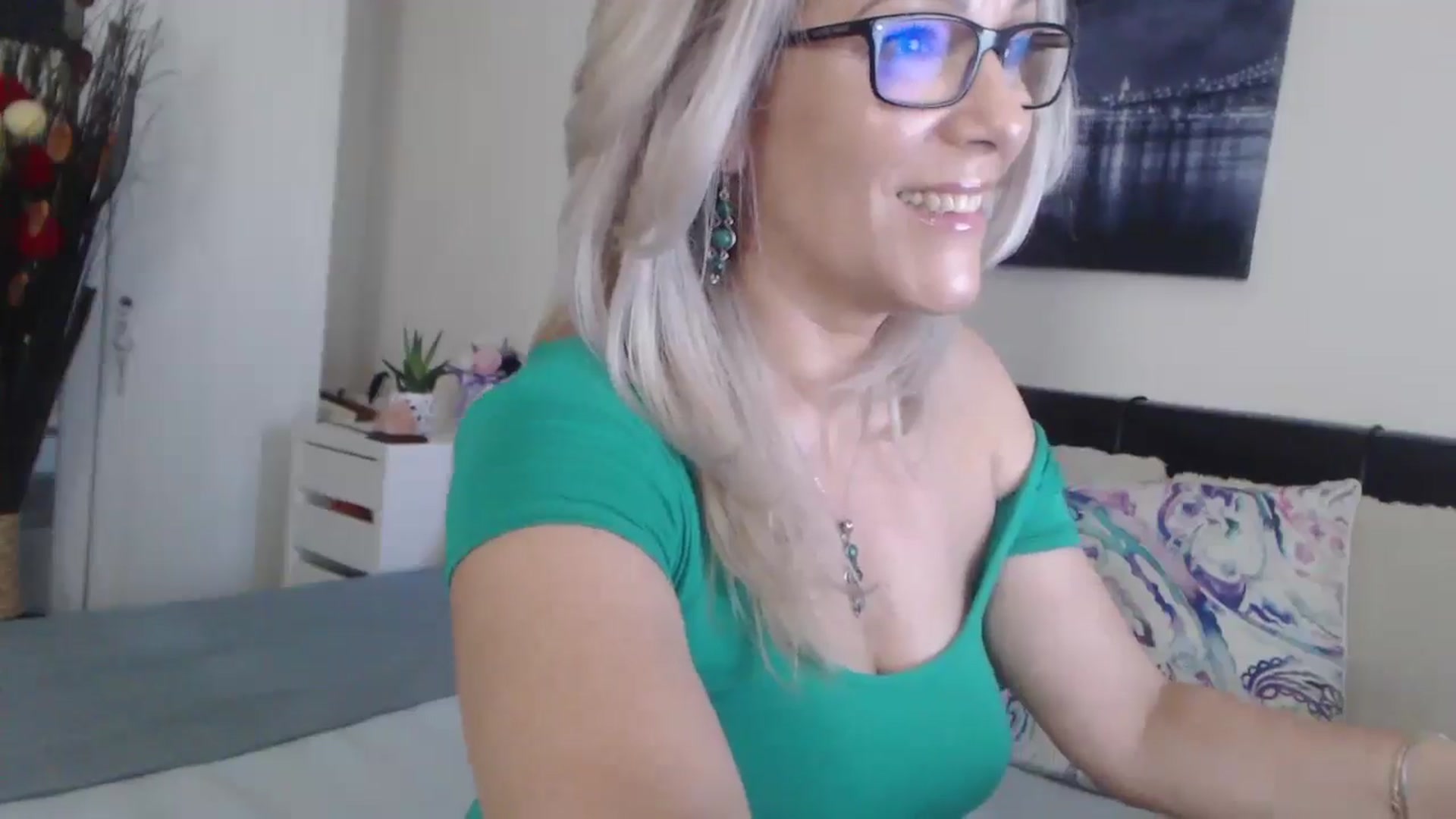 Gallery image thumbnail from Reeya71's myfreecams stream on, 06/03/2025, 05:21 image 7 of 20
