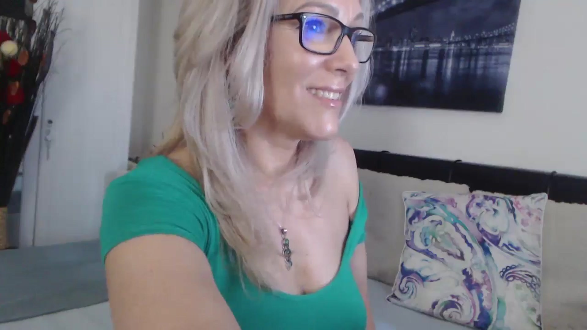 Gallery image thumbnail from Reeya71's myfreecams stream on, 06/03/2025, 05:21 image 3 of 20