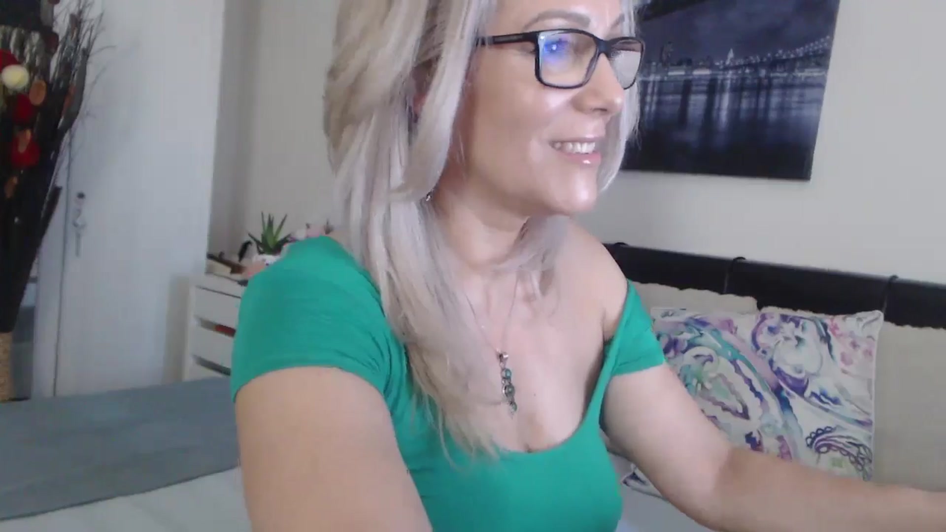 Gallery image thumbnail from Reeya71's myfreecams stream on, 06/03/2025, 05:21 image 10 of 20