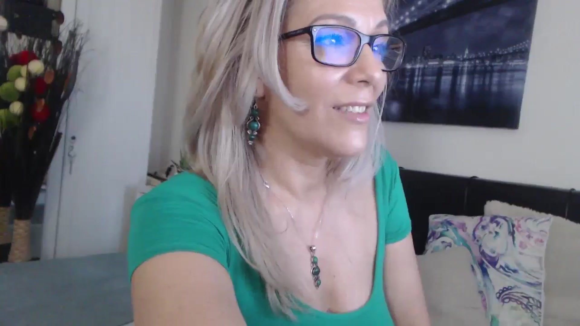 Gallery image thumbnail from Reeya71's myfreecams stream on, 06/03/2025, 06:45 image 15 of 20
