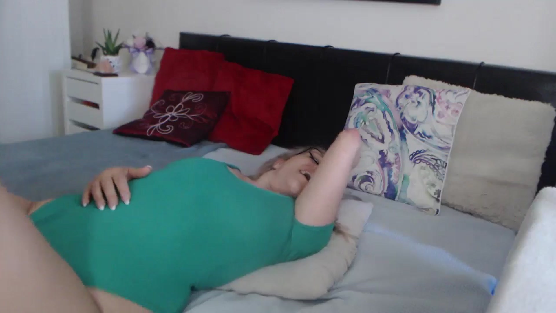 Gallery image thumbnail from Reeya71's myfreecams stream on, 06/03/2025, 06:45 image 8 of 20
