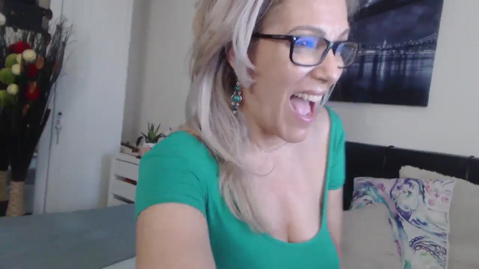 Gallery image thumbnail from Reeya71's myfreecams stream on, 06/03/2025, 06:45 image 13 of 20