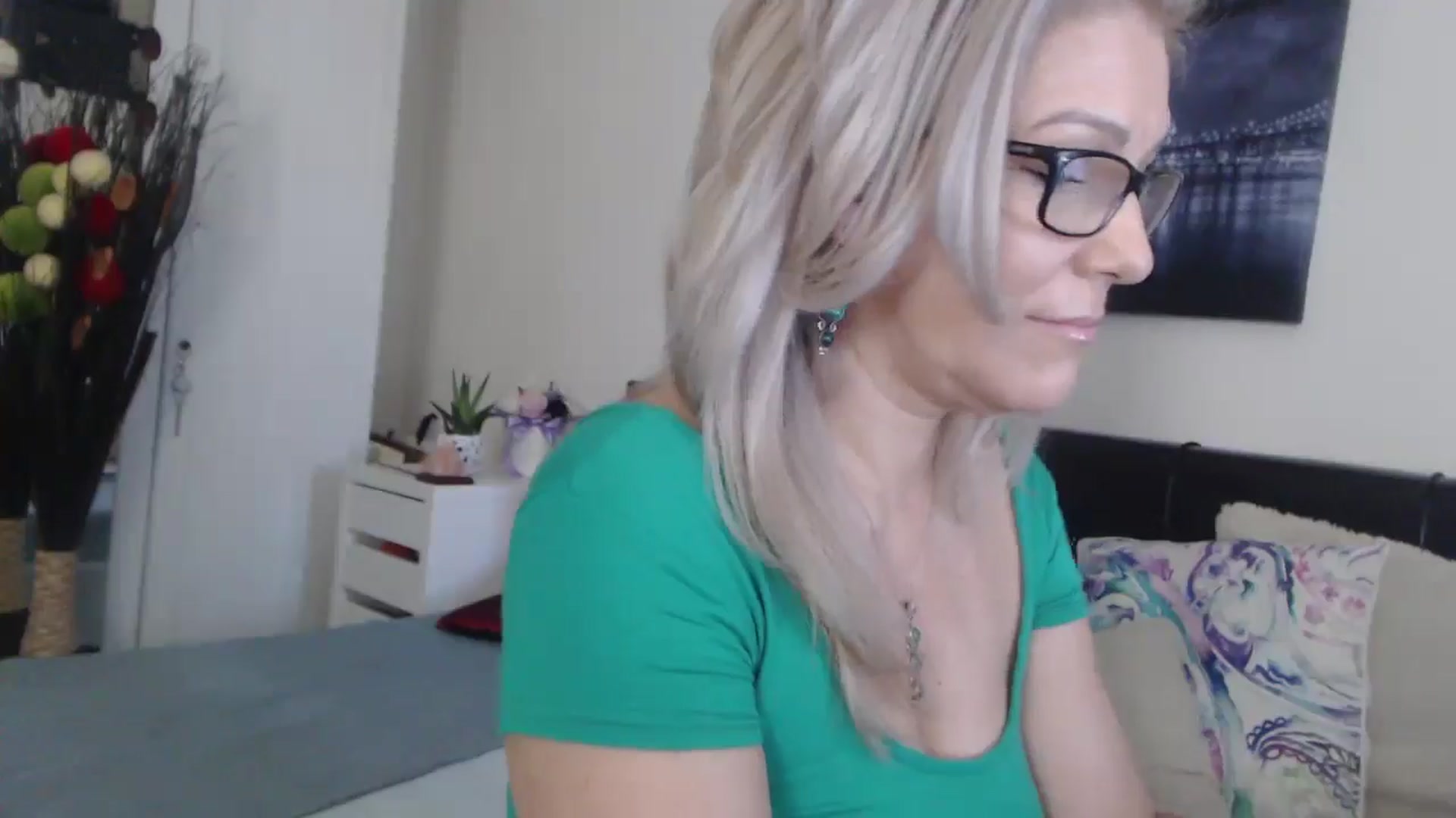 Gallery image thumbnail from Reeya71's myfreecams stream on, 06/03/2025, 06:45 image 17 of 20