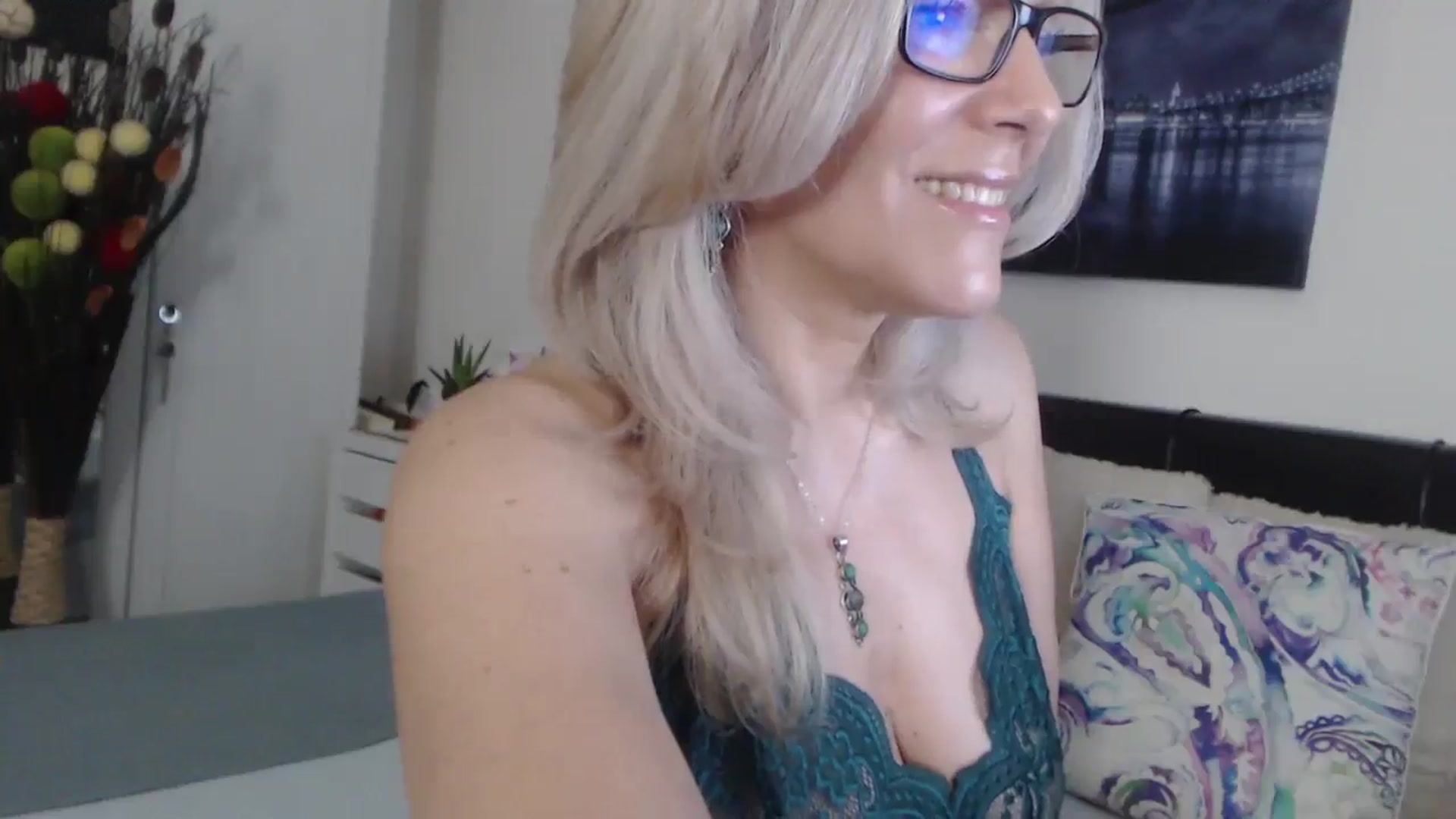 Gallery image thumbnail from Reeya71's myfreecams stream on, 06/05/2025, 01:09 image 5 of 20