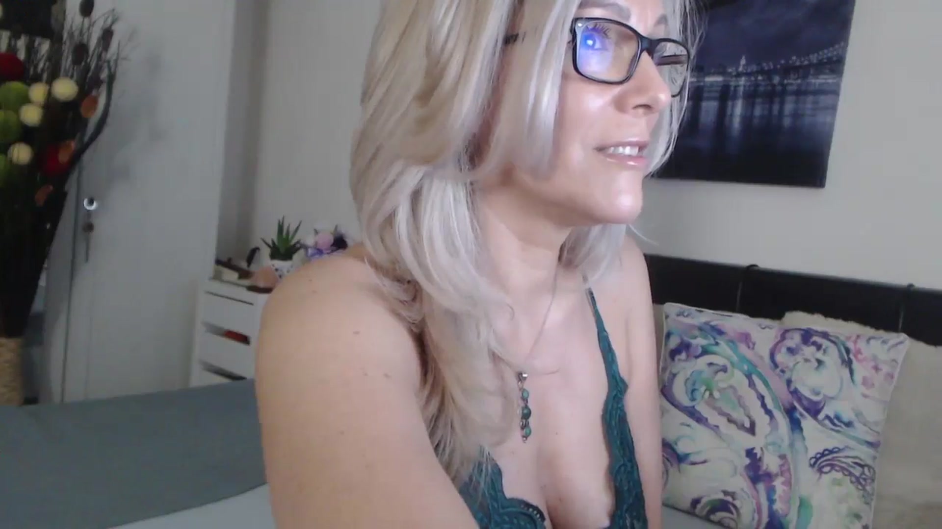Gallery image thumbnail from Reeya71's myfreecams stream on, 06/05/2025, 02:12 image 17 of 20