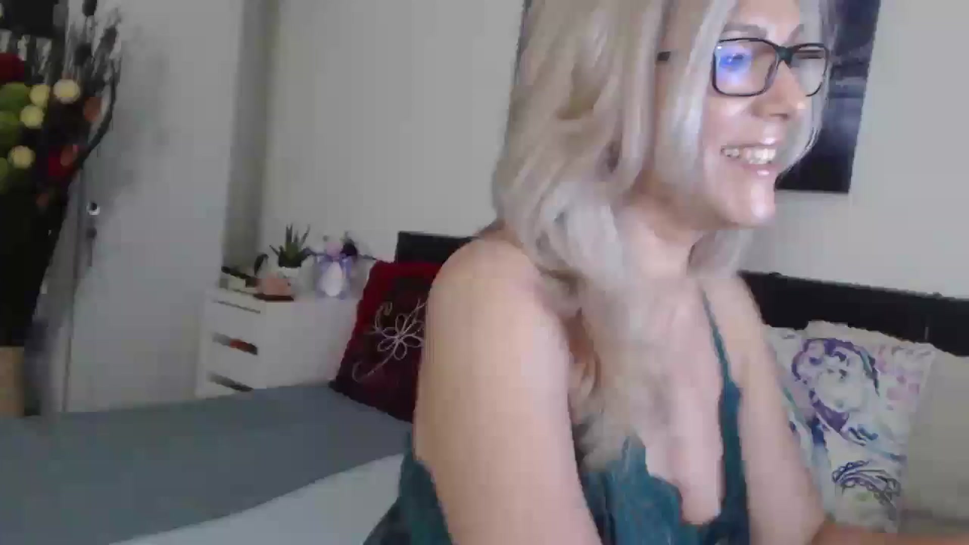 Gallery image thumbnail from Reeya71's myfreecams stream on, 06/05/2025, 02:12 image 19 of 20