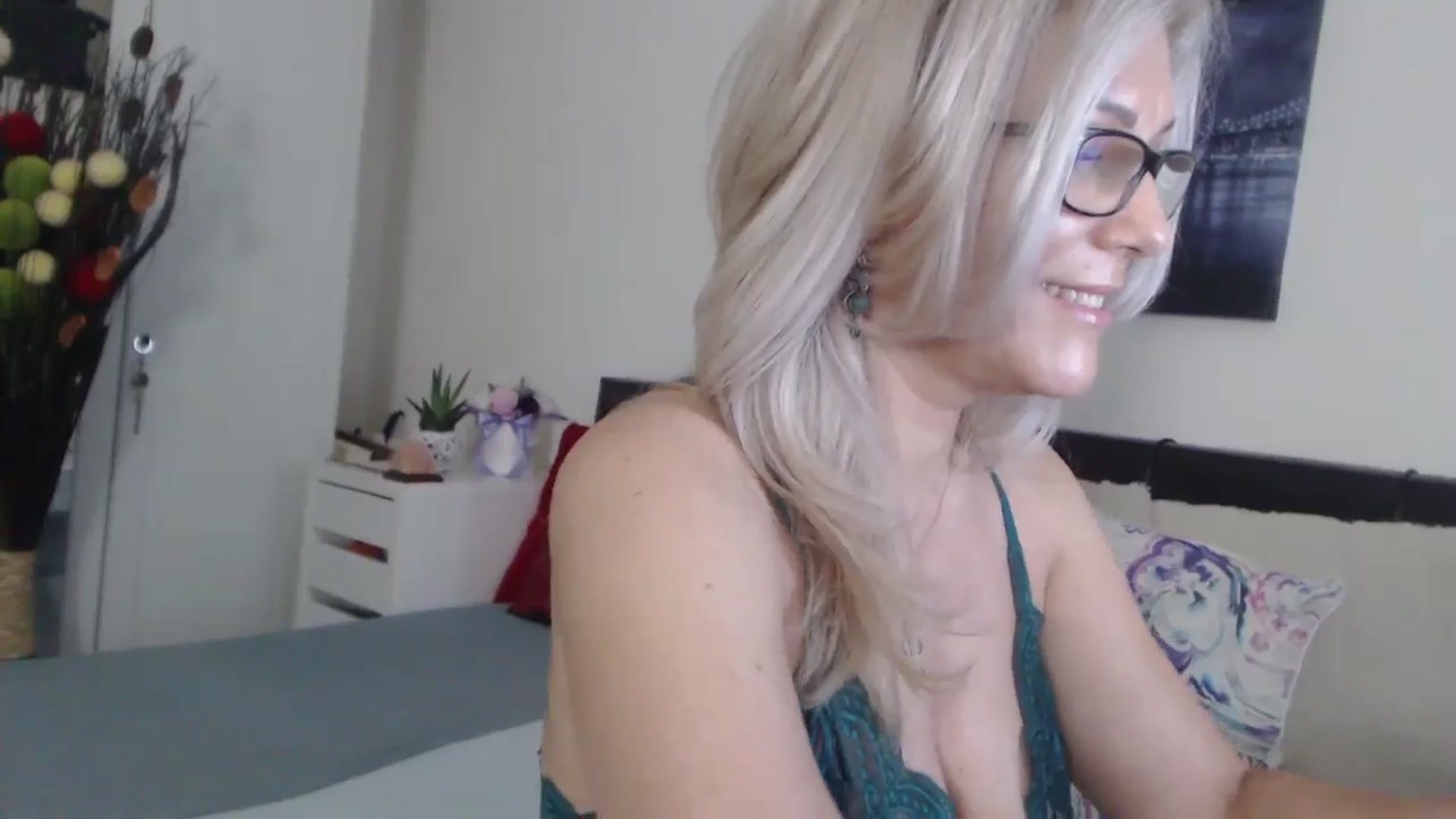 Gallery image thumbnail from Reeya71's myfreecams stream on, 06/05/2025, 05:14 image 19 of 20
