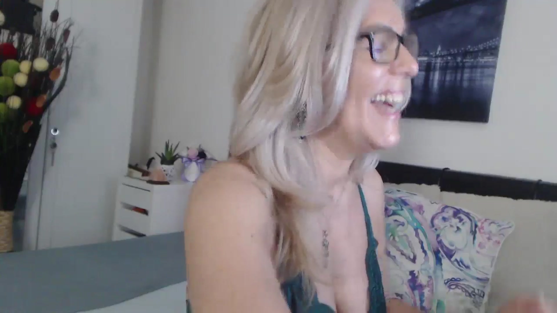 Gallery image thumbnail from Reeya71's myfreecams stream on, 06/05/2025, 05:14 image 17 of 20