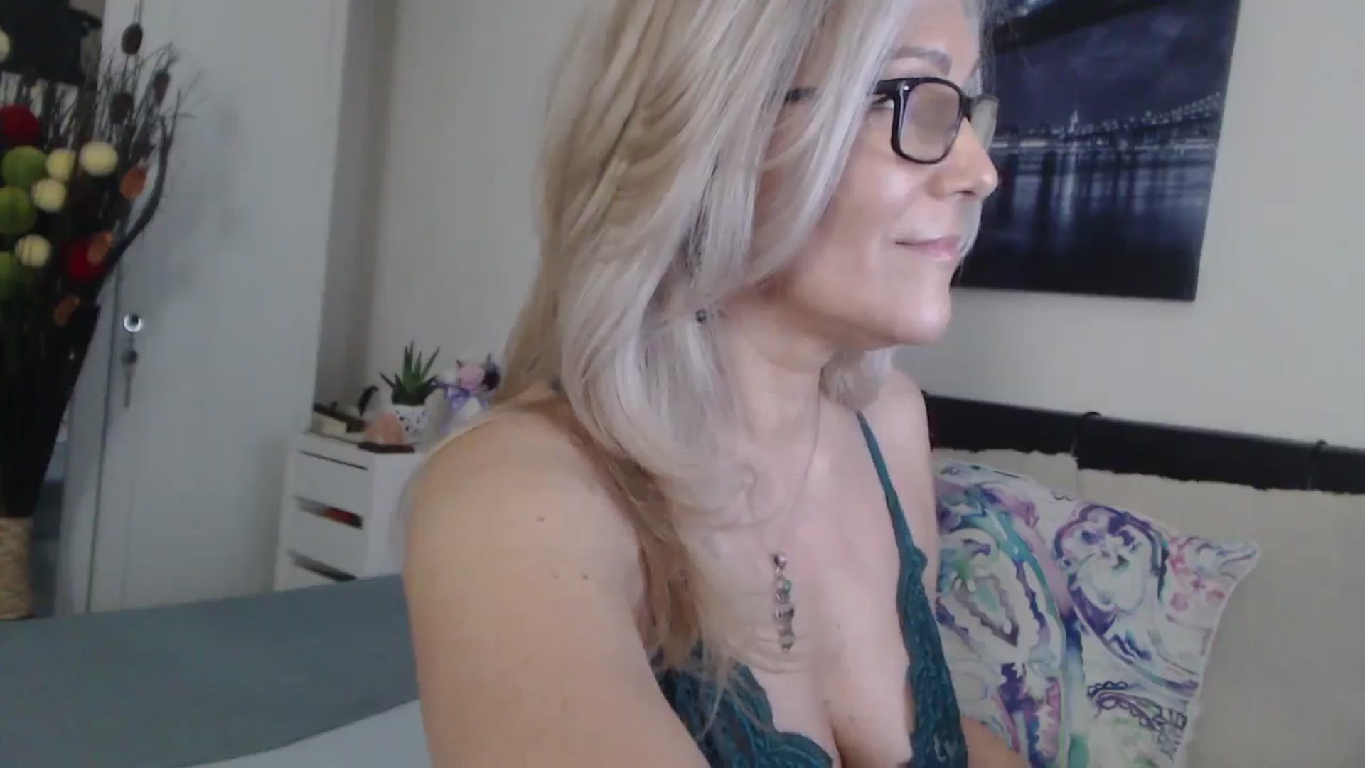 Gallery image thumbnail from Reeya71's myfreecams stream on, 06/05/2025, 05:14 image 13 of 20