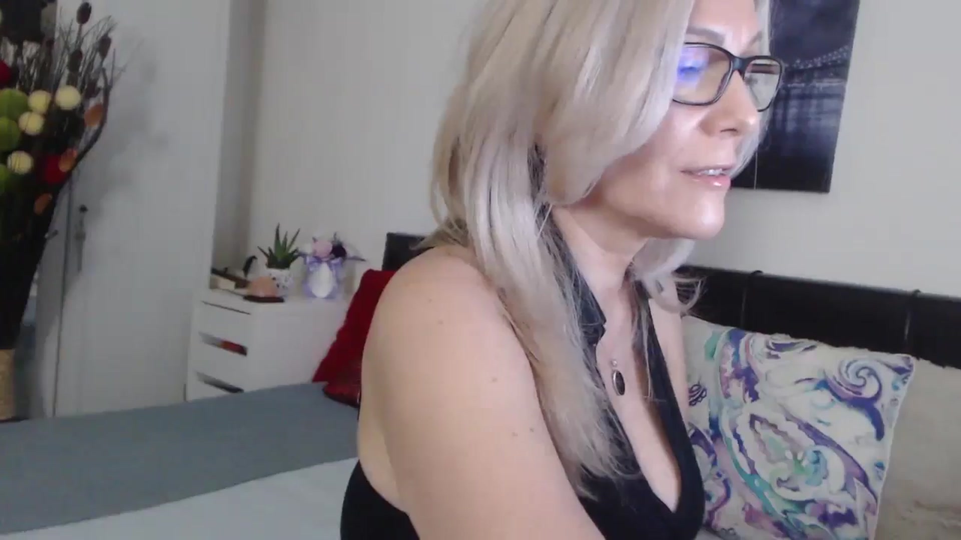Gallery image thumbnail from Reeya71's myfreecams stream on, 06/06/2025, 02:44 image 8 of 20