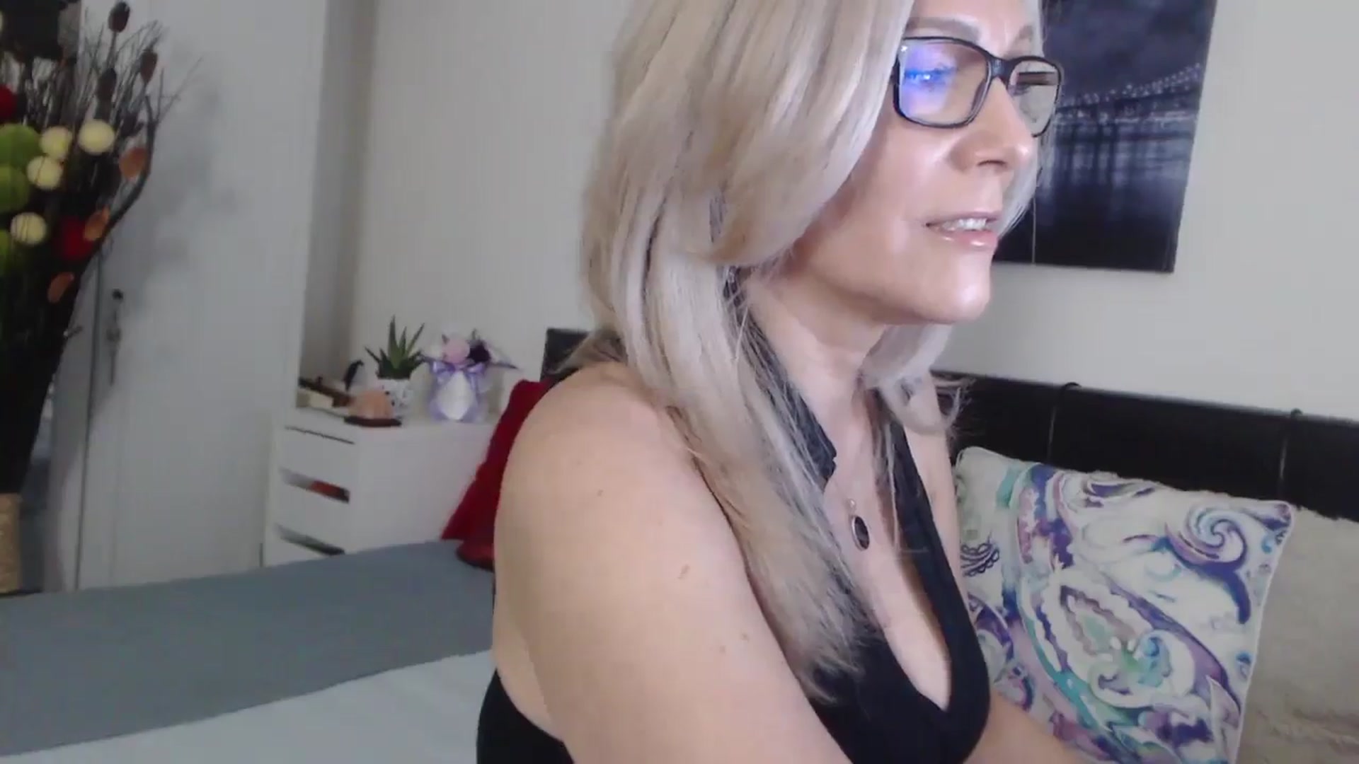 Gallery image thumbnail from Reeya71's myfreecams stream on, 06/06/2025, 02:44 image 10 of 20