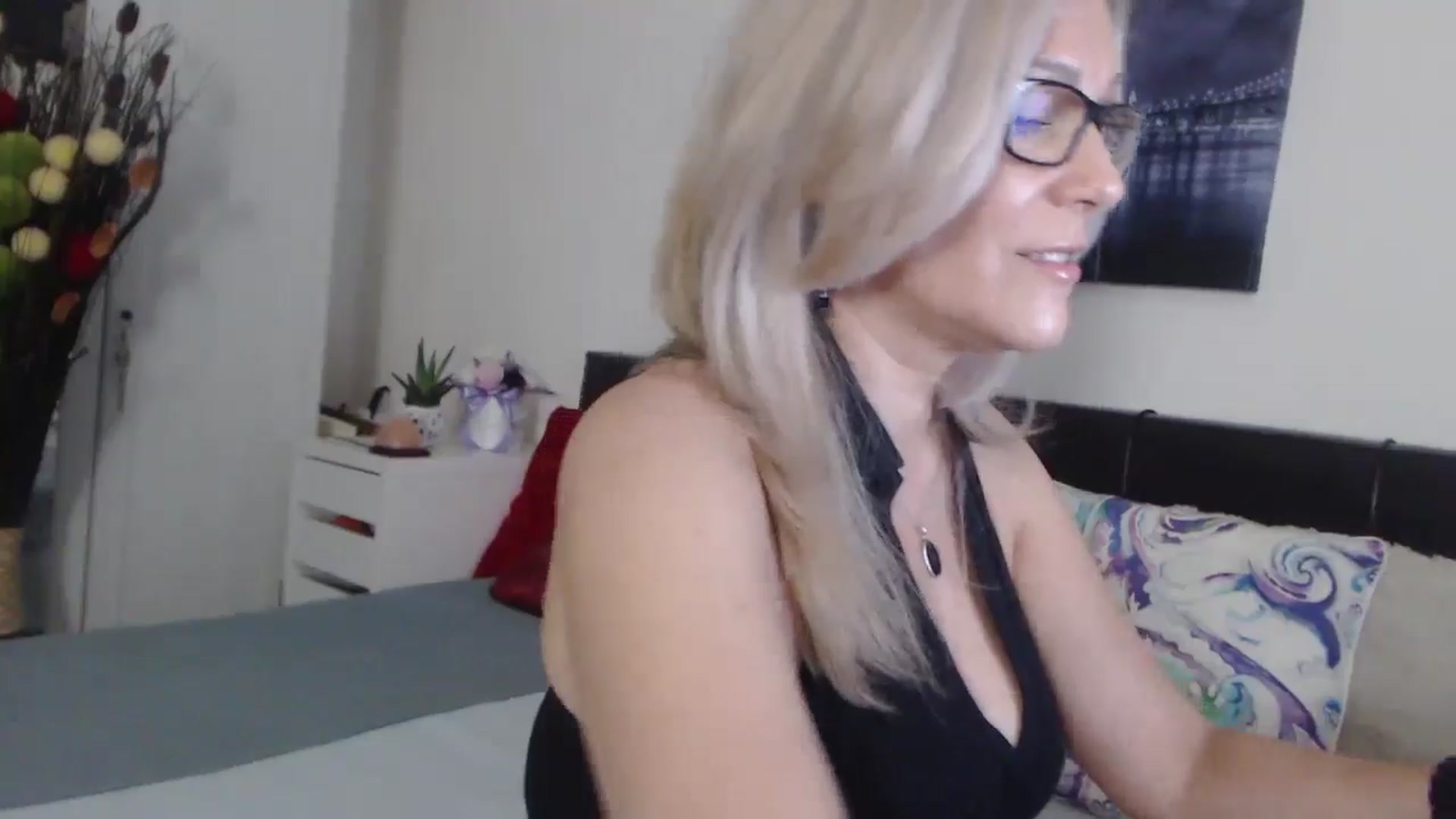Gallery image thumbnail from Reeya71's myfreecams stream on, 06/06/2025, 02:44 image 13 of 20