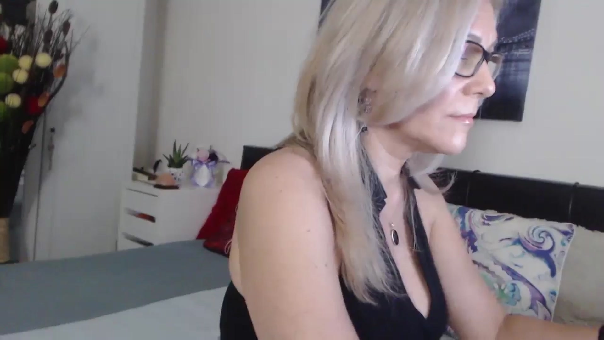 Gallery image thumbnail from Reeya71's myfreecams stream on, 06/06/2025, 02:44 image 7 of 20