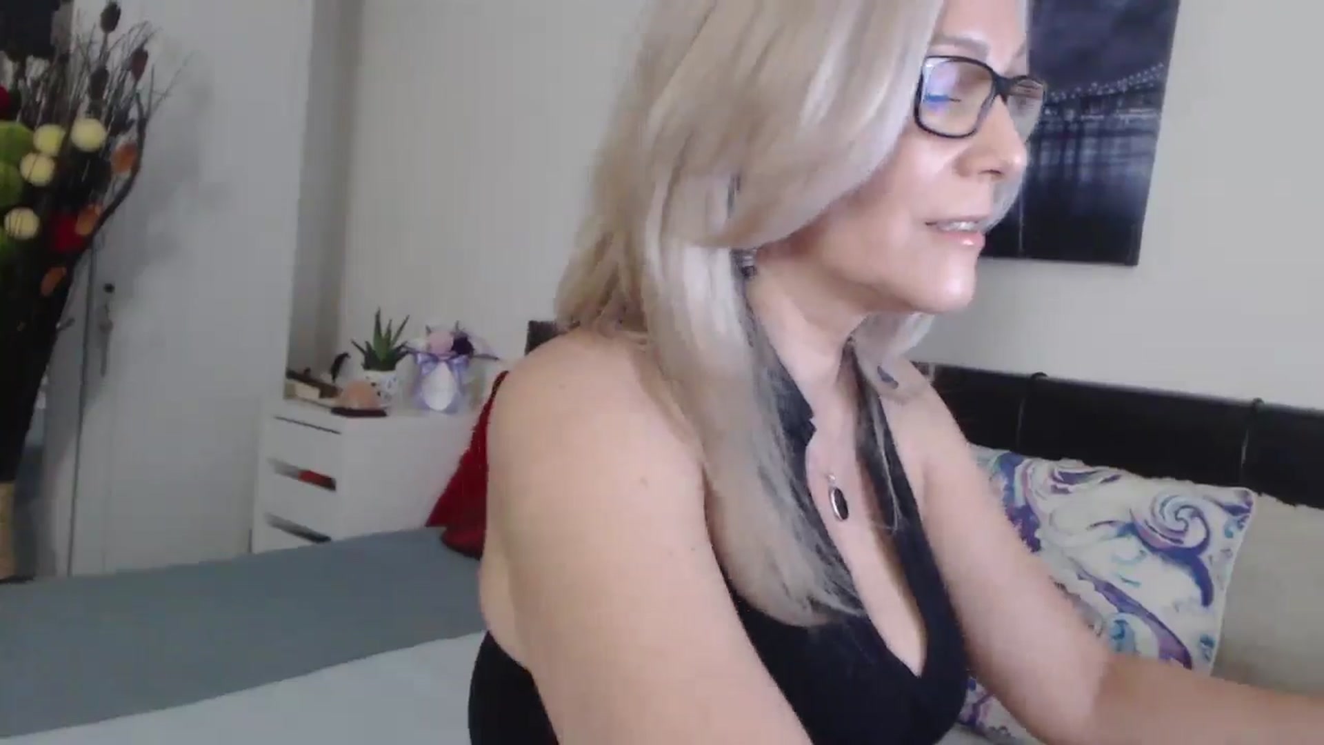 Gallery image thumbnail from Reeya71's myfreecams stream on, 06/06/2025, 02:44 image 2 of 20