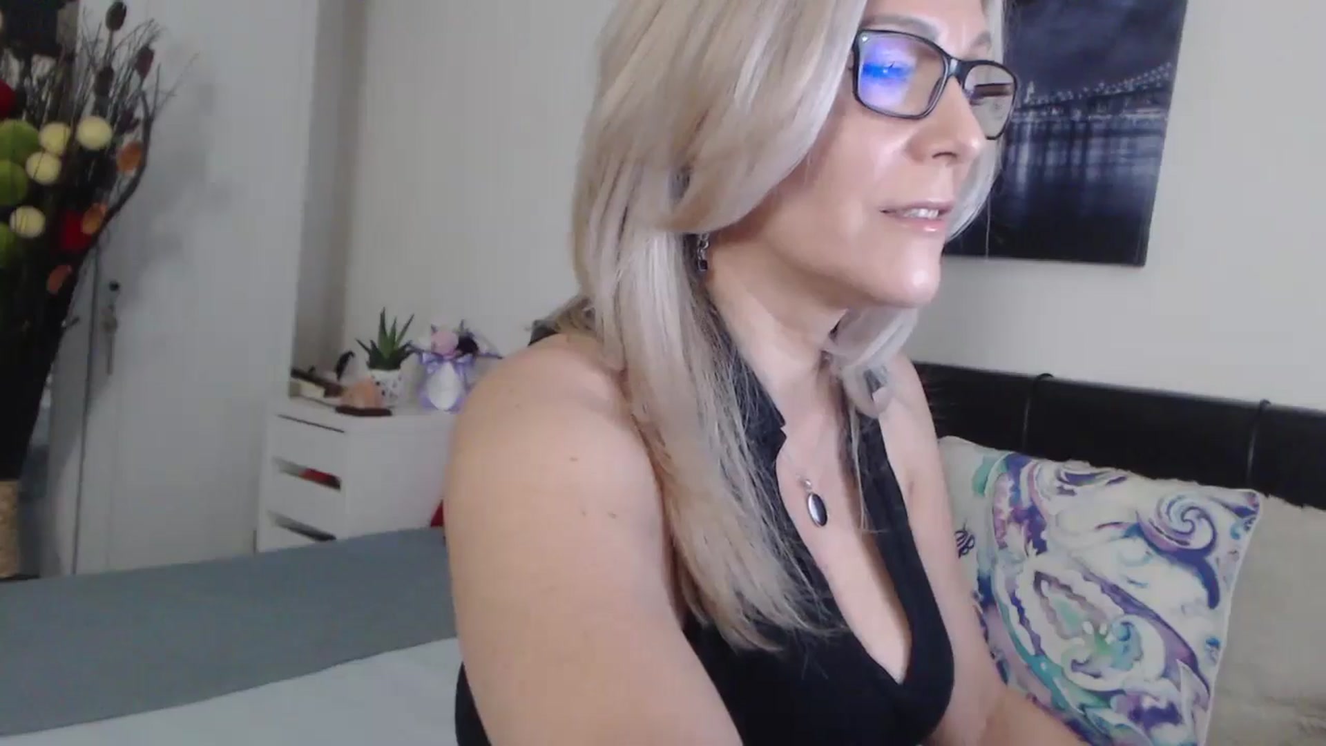 Gallery image thumbnail from Reeya71's myfreecams stream on, 06/06/2025, 02:44 image 4 of 20