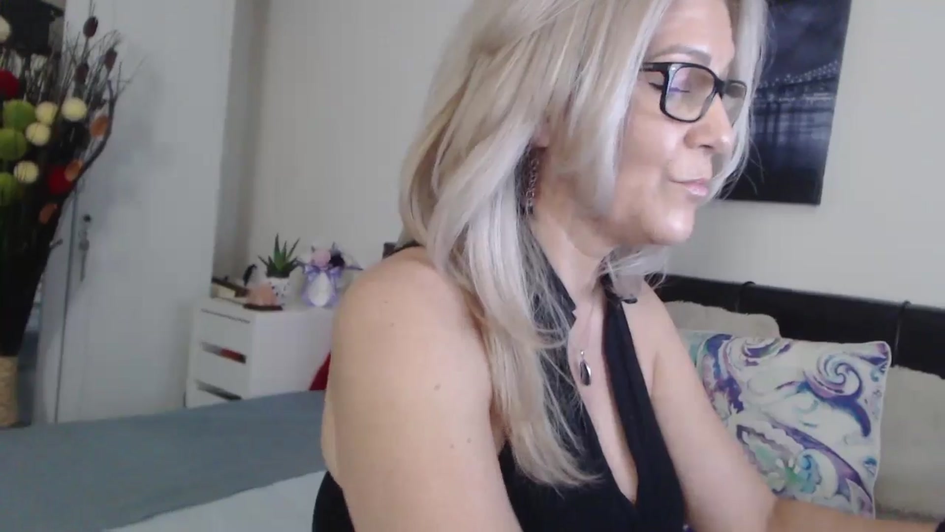 Gallery image thumbnail from Reeya71's myfreecams stream on, 06/06/2025, 04:19 image 5 of 20