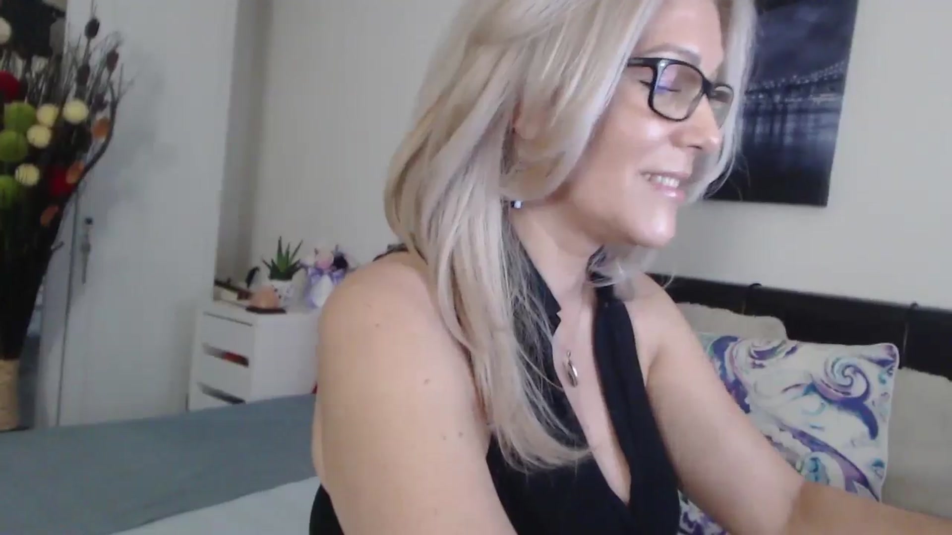 Gallery image thumbnail from Reeya71's myfreecams stream on, 06/06/2025, 04:19 image 8 of 20