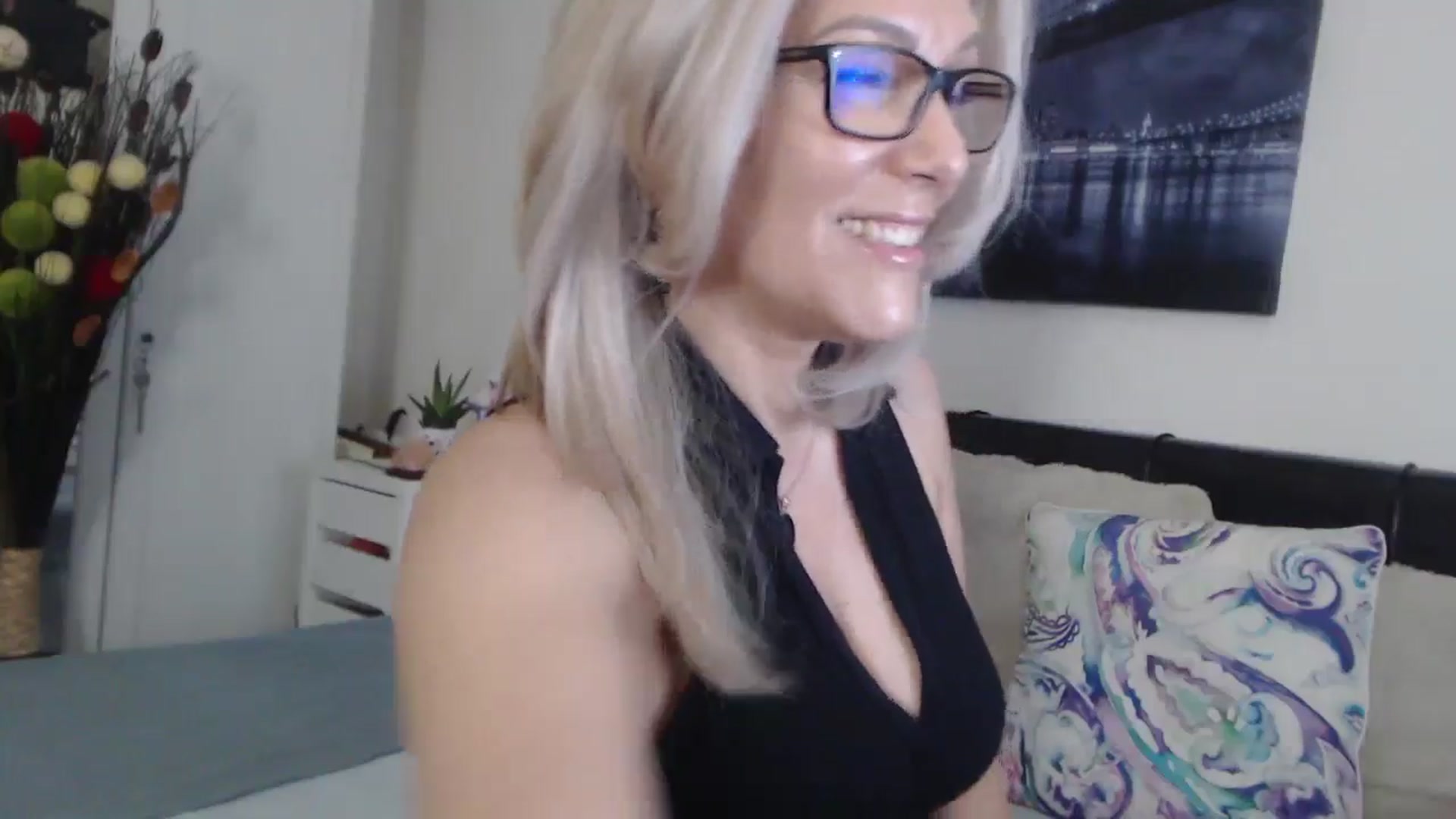 Gallery image thumbnail from Reeya71's myfreecams stream on, 06/06/2025, 04:19 image 18 of 20