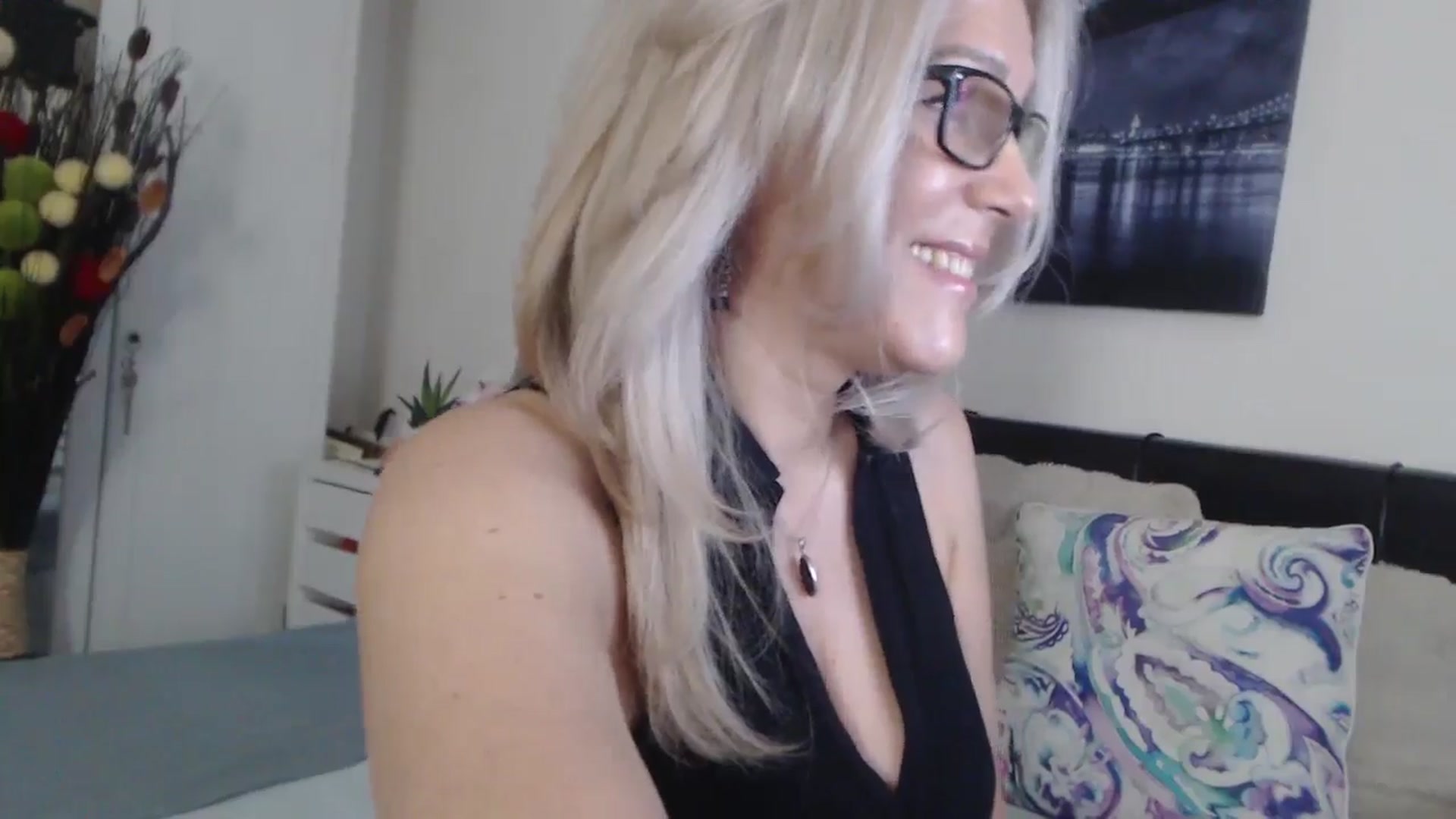 Gallery image thumbnail from Reeya71's myfreecams stream on, 06/06/2025, 04:19 image 6 of 20