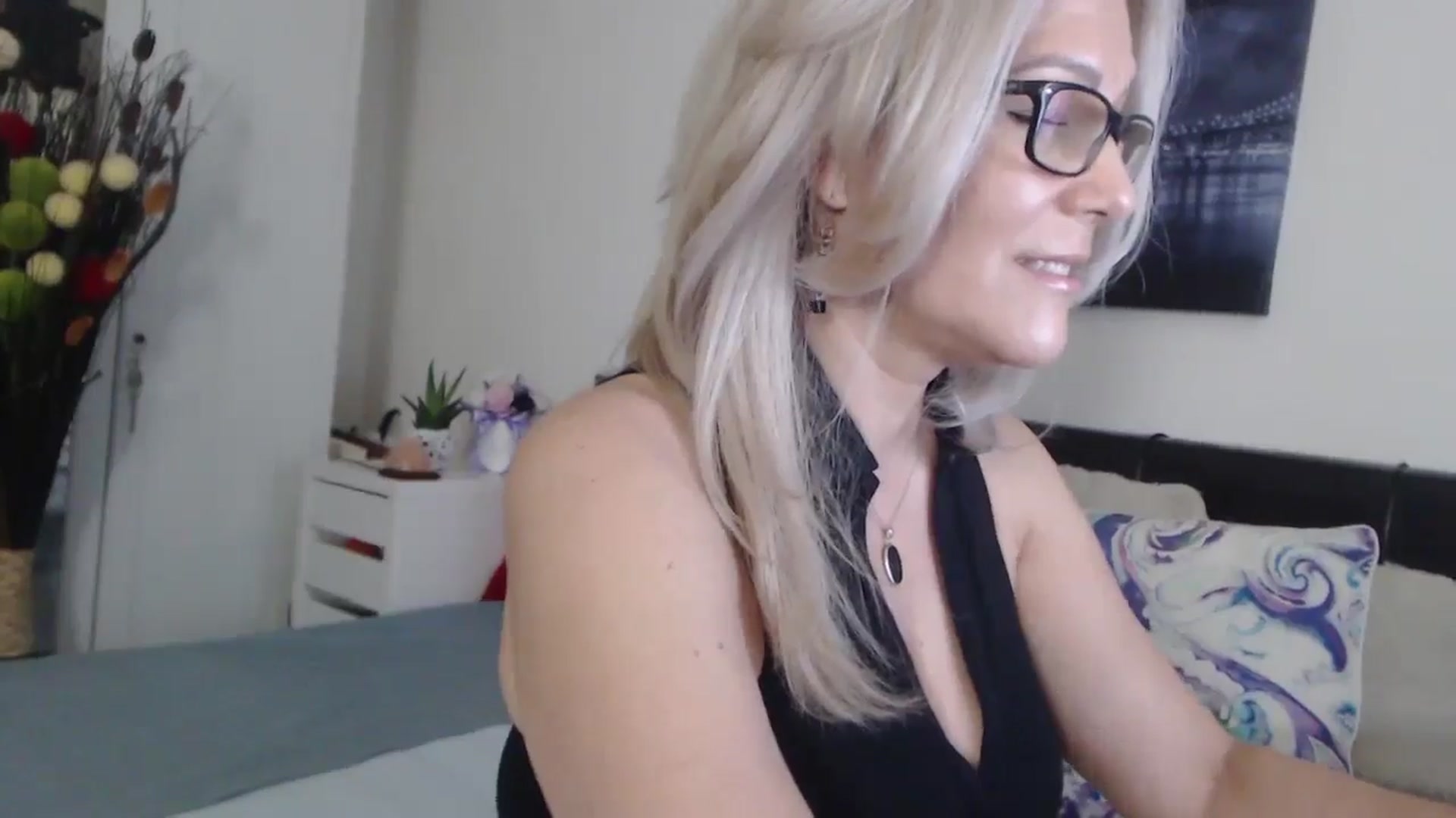 Gallery image thumbnail from Reeya71's myfreecams stream on, 06/06/2025, 04:19 image 11 of 20