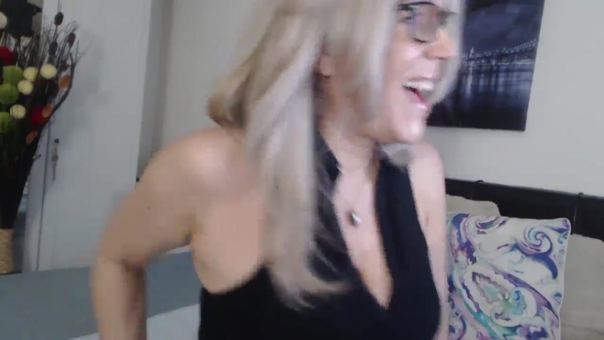 Gallery image thumbnail from Reeya71's myfreecams stream on, 06/06/2025, 04:19 image 10 of 20