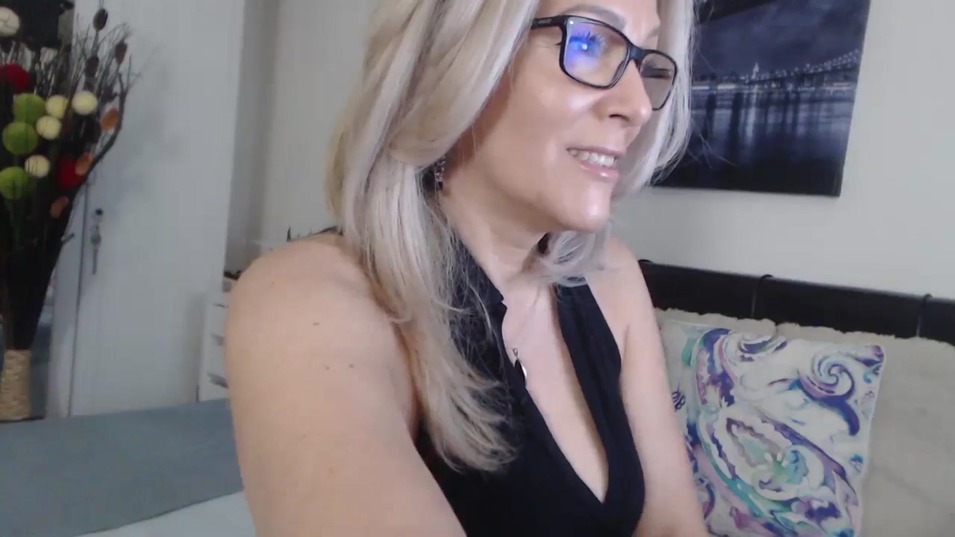 Gallery image thumbnail from Reeya71's myfreecams stream on, 06/06/2025, 04:50 image 6 of 20