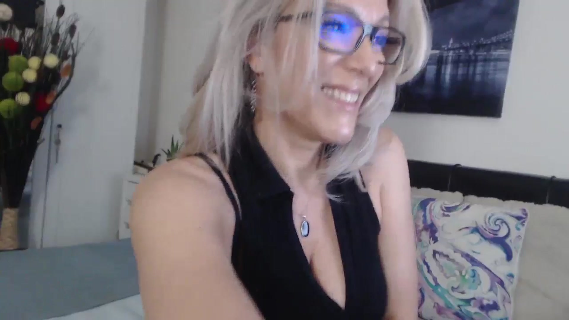 Gallery image thumbnail from Reeya71's myfreecams stream on, 06/06/2025, 04:50 image 18 of 20